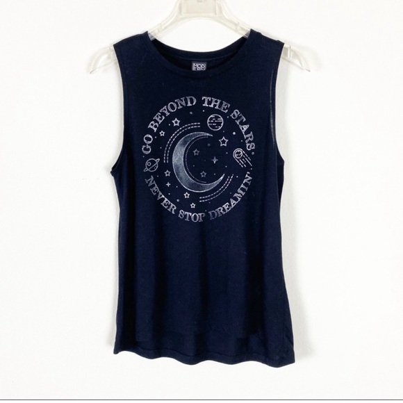 Tops - Sleeveless Graphic Tee Black Size L